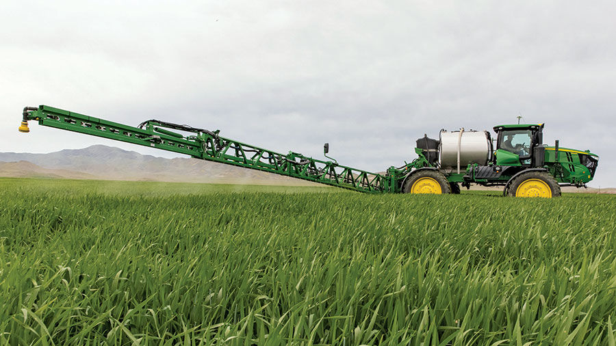 John Deere R4060 sprayer
